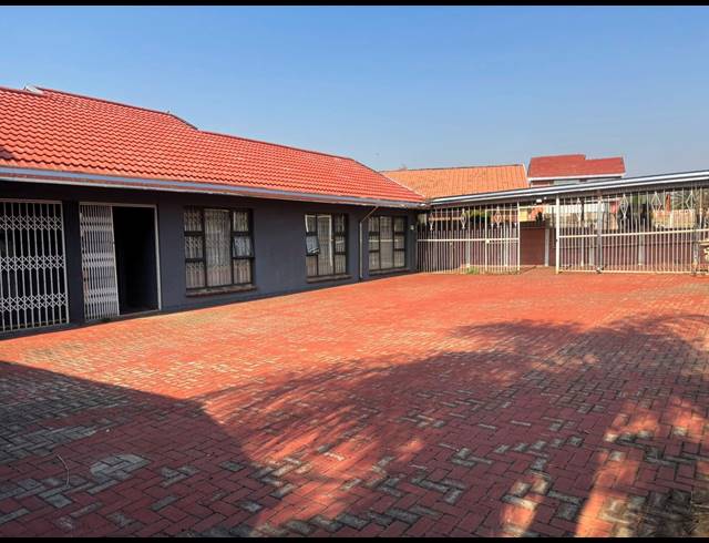 4 BEDROOM HOUSE FOR SALE IN STEEL PARK